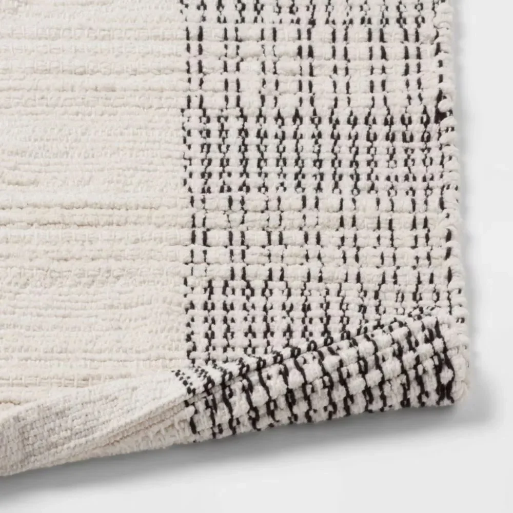 Threshold Oversized Black and White Chenille Bath Rug size 24x36